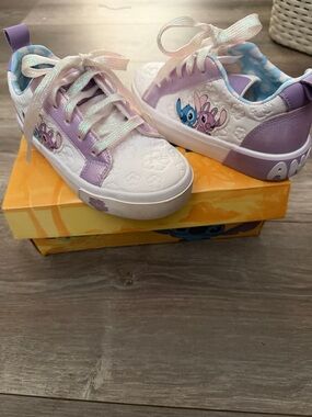 Kids Iridescent Purple & White Sneakers
